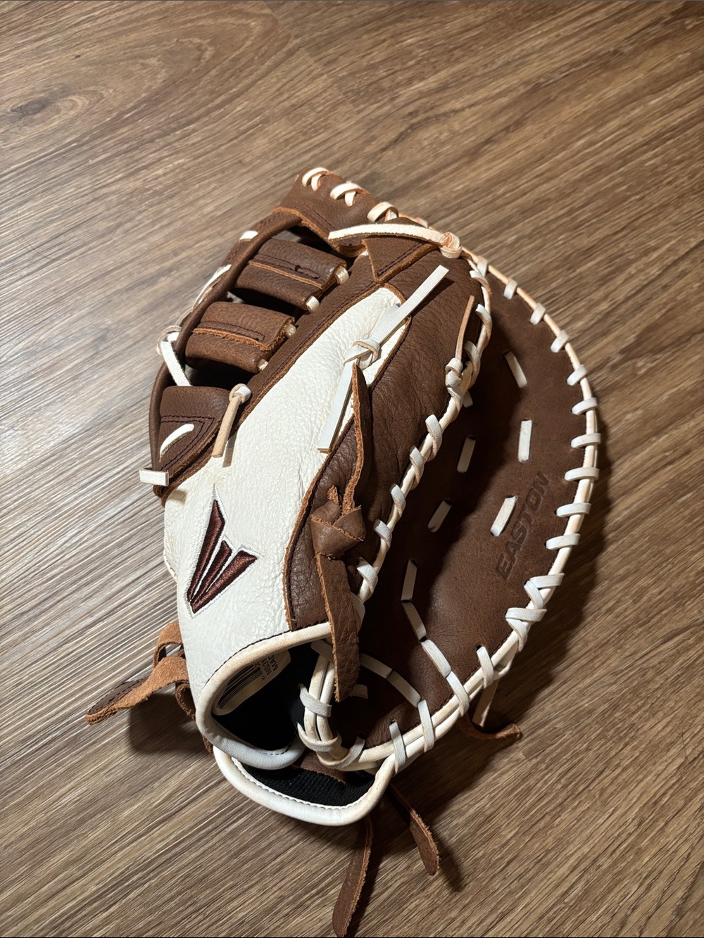 Easton First Base Fast Pitch Glove Mitt 12.5” Right Hand Throw Left Hand glove